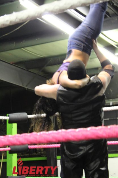 00406: Mississippi Mauler vs. Sofía Castillo