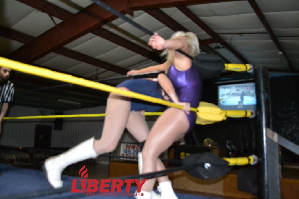 00437: Miss Beronica vs. Katie Meyer - Image 3