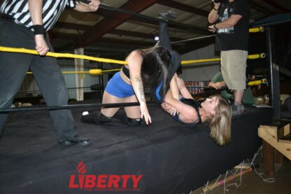 00500: Little Bit vs. Katelynn Black - Image 3