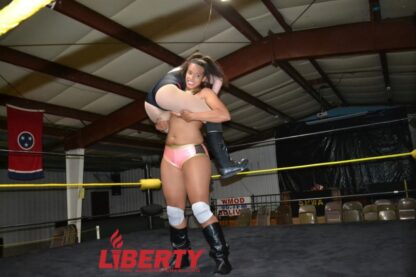 00557: Little Bit vs. Kaci Lennox - Image 4
