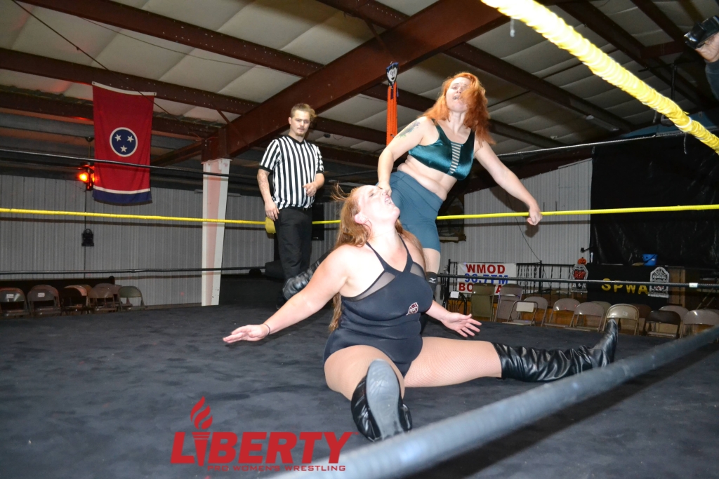 00587: Eliza Haze vs. Skylar Slice - Image 2