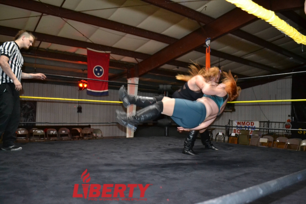 00587: Eliza Haze vs. Skylar Slice - Image 3