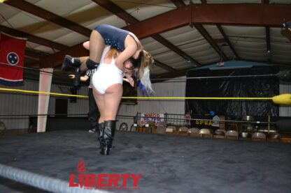 00588: Skylar Slice vs. Samantha Starr - Image 3