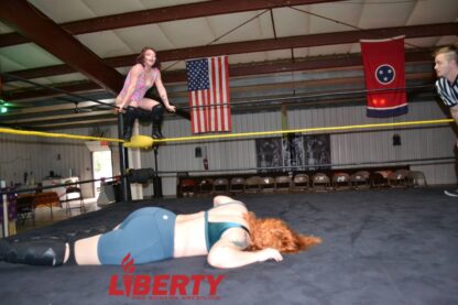 00593: Eliza Haze vs. Autumn Mariee - Image 4