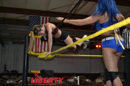 00660: Tracy Taylor vs. Nikki Victory - Image 5