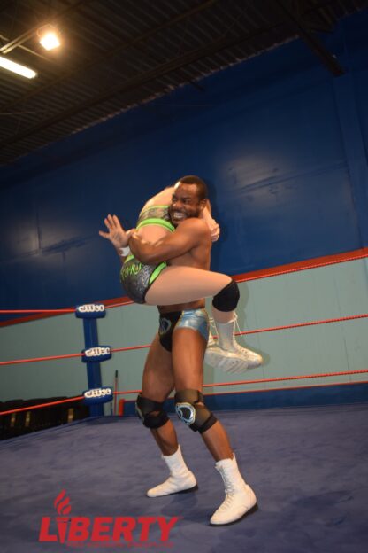 00798: Ryan Rembrandt vs. Nikki Victory - Image 3
