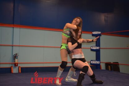 00800: Nikki Victory vs. Little Bit