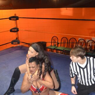 01020: Vanity vs. Kaci Lennox
