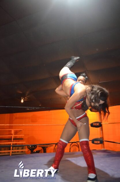 01020: Vanity vs. Kaci Lennox - Image 2