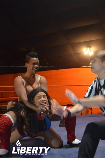 01020: Vanity vs. Kaci Lennox - Image 4