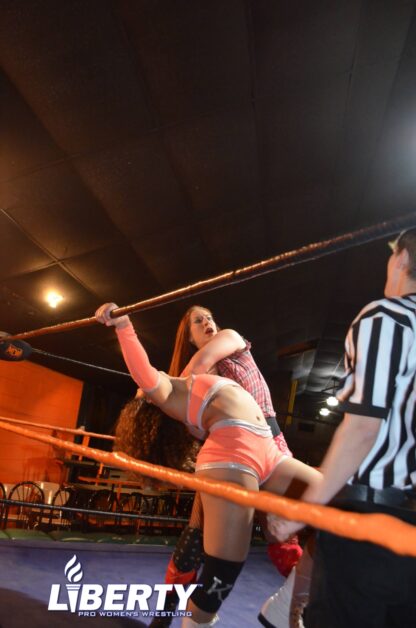 01025: Kiah Dream vs. Jessie Belle