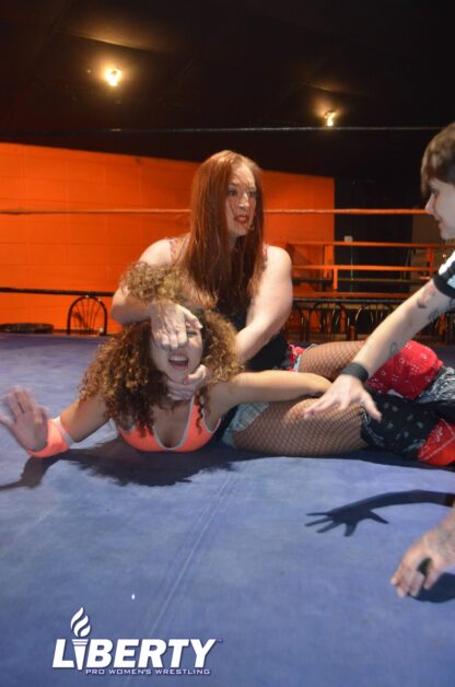 01025: Kiah Dream vs. Jessie Belle - Image 3