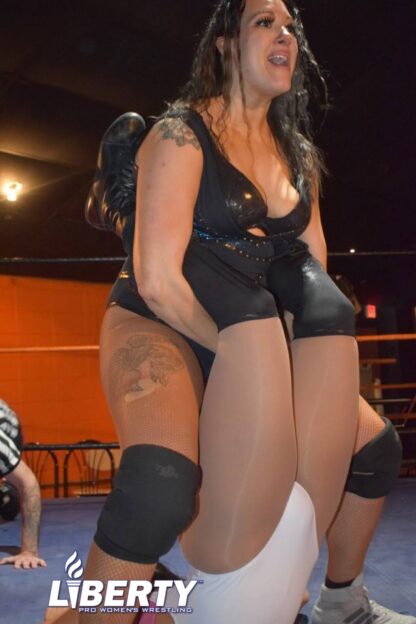 01033: Freya the Slaya vs. Kaci Lennox