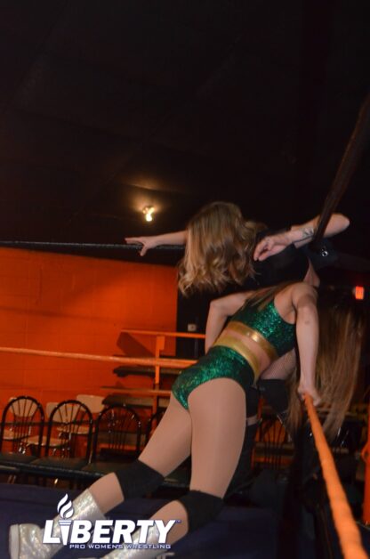01039: Nikki Victory vs. Little Bit