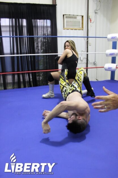 01598: Nikki Victory vs. Trent Daniels - Image 3