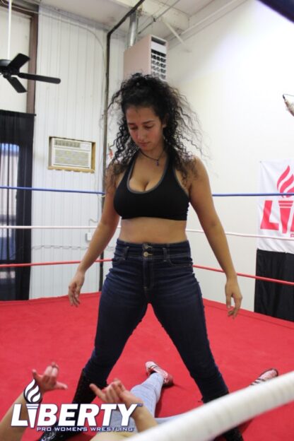 01695: Sofía Castillo vs. Su Yung - Image 5