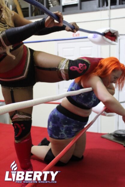 01717: Shaloncé Royal vs. Eliza Haze - Image 5