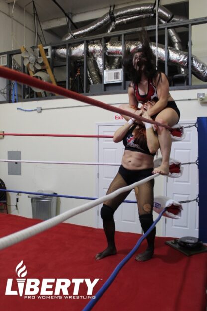 02020: April Hunter vs. Erica Torres - Image 4
