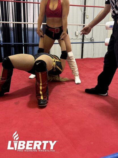 02034: Madi Maxx vs. Ariel - Image 8